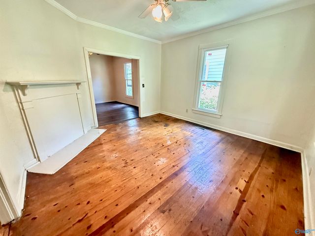 210 4th Avenue NW, Decatur, AL 35601