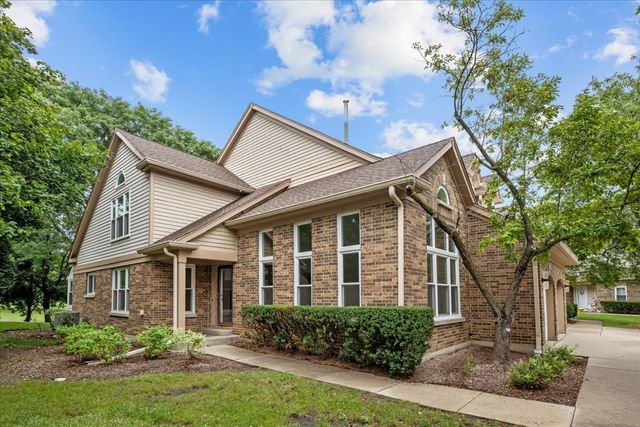 352 Satinwood Court N, Buffalo Grove, IL 60089