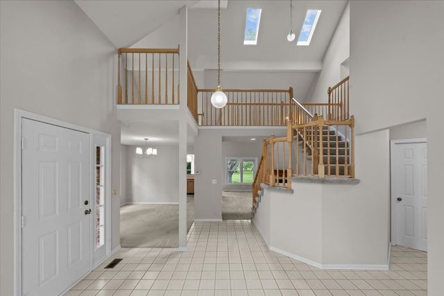 352 Satinwood Court N, Buffalo Grove, IL 60089