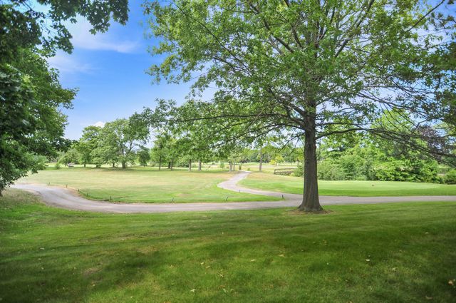 352 Satinwood Court N, Buffalo Grove, IL 60089