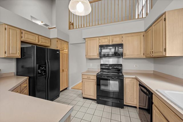352 Satinwood Court N, Buffalo Grove, IL 60089