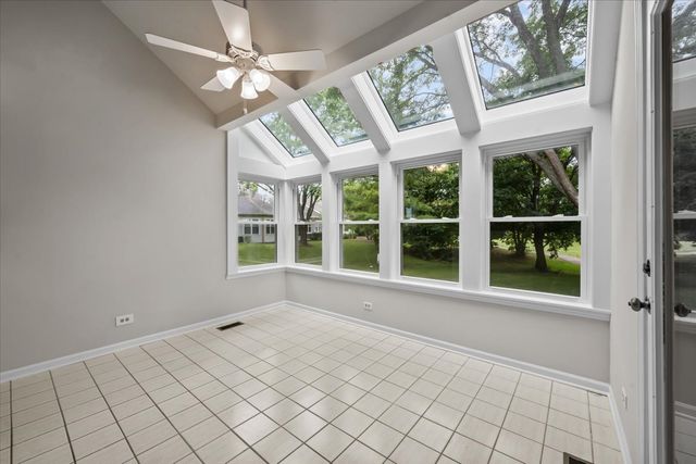 352 Satinwood Court N, Buffalo Grove, IL 60089