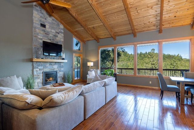 22125 Miller Ridge Road, Los Gatos, CA 95033