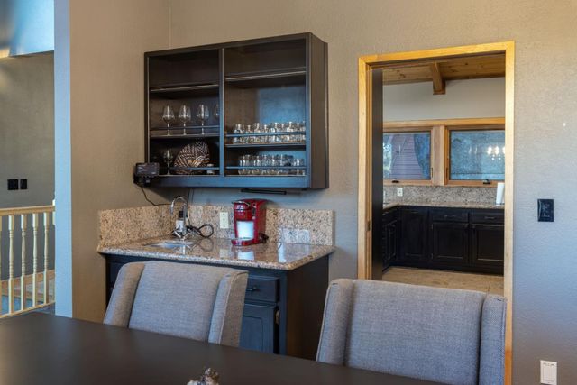 22125 Miller Ridge Road, Los Gatos, CA 95033