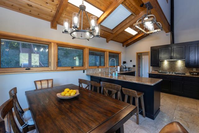 22125 Miller Ridge Road, Los Gatos, CA 95033