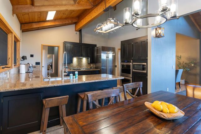 22125 Miller Ridge Road, Los Gatos, CA 95033