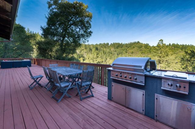 22125 Miller Ridge Road, Los Gatos, CA 95033