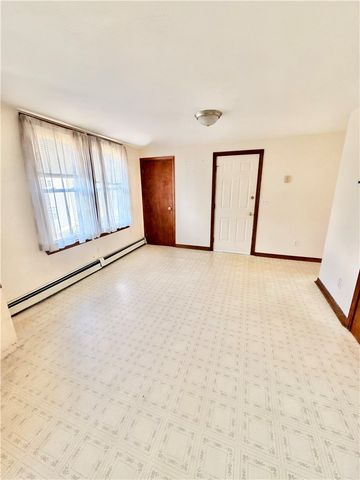 1014 Park Avenue 2, Woonsocket, RI 02895