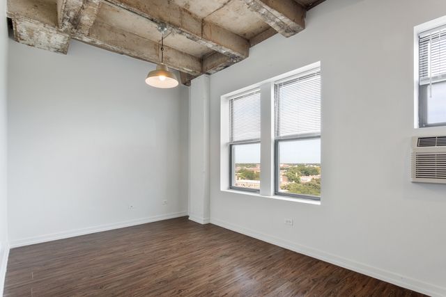 1325 W Wilson Avenue 206, Chicago, IL 60640