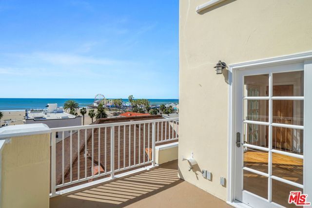 25 Arcadia Terrace PH, Santa Monica, CA 90401