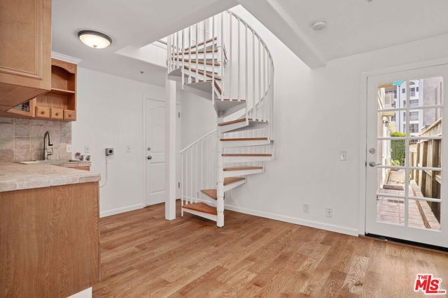 25 Arcadia Terrace PH, Santa Monica, CA 90401