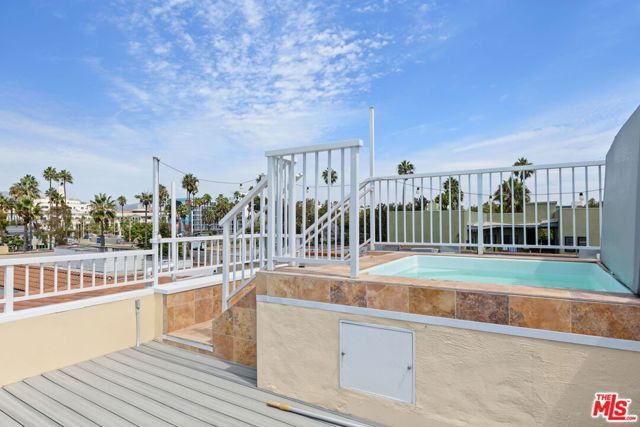25 Arcadia Terrace PH, Santa Monica, CA 90401