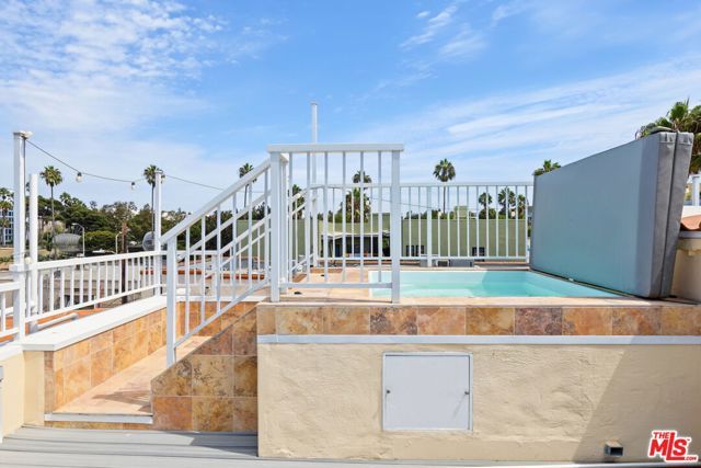 25 Arcadia Terrace PH, Santa Monica, CA 90401