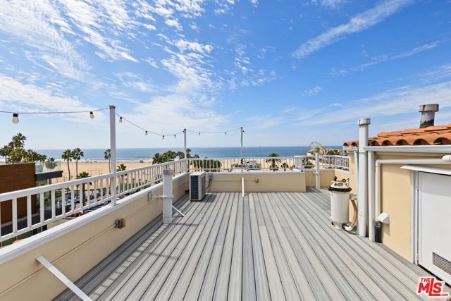 25 Arcadia Terrace PH, Santa Monica, CA 90401