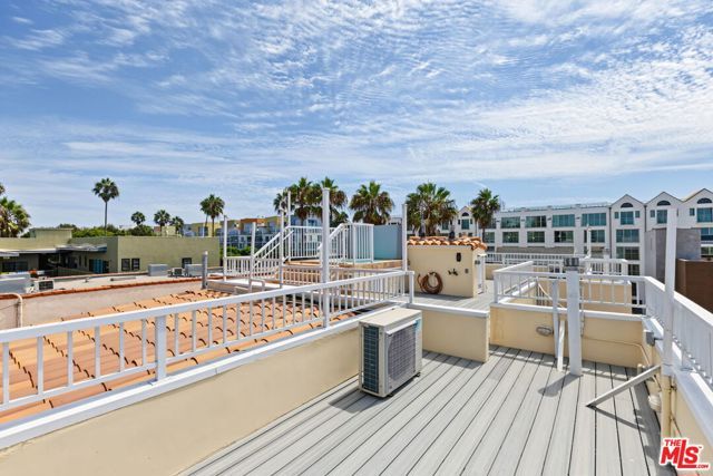 25 Arcadia Terrace PH, Santa Monica, CA 90401