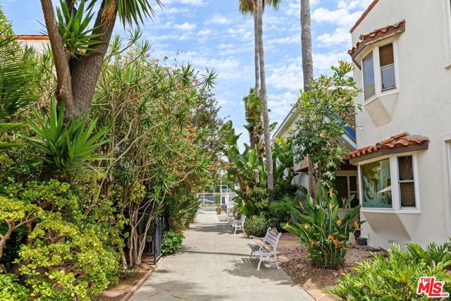 25 Arcadia Terrace PH, Santa Monica, CA 90401