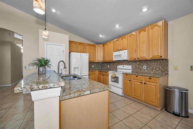 6549 CRESCENT LOOP, Winter Haven, FL 33884