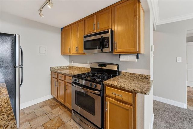 700 E 8th Street 16M, Kansas City, MO 64106