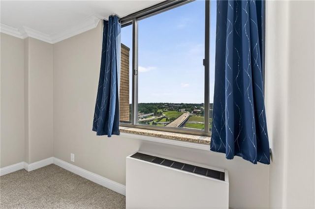 700 E 8th Street 16M, Kansas City, MO 64106