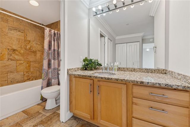 700 E 8th Street 16M, Kansas City, MO 64106