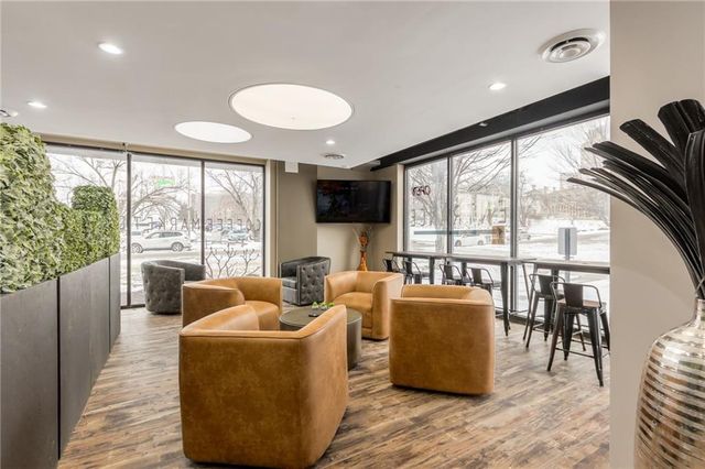 700 E 8th Street 16M, Kansas City, MO 64106