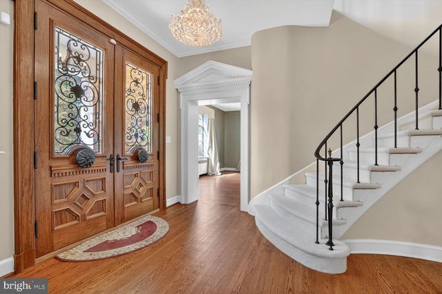 5553 LITTLE FALLS RD, Arlington, VA 22207