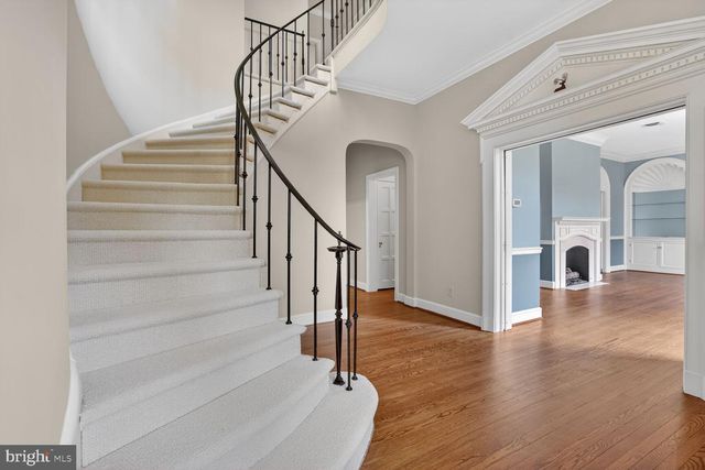 5553 LITTLE FALLS RD, Arlington, VA 22207