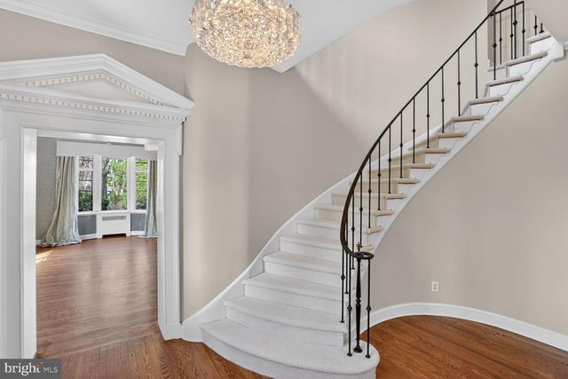 5553 LITTLE FALLS RD, Arlington, VA 22207