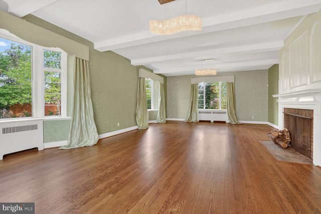 5553 LITTLE FALLS RD, Arlington, VA 22207