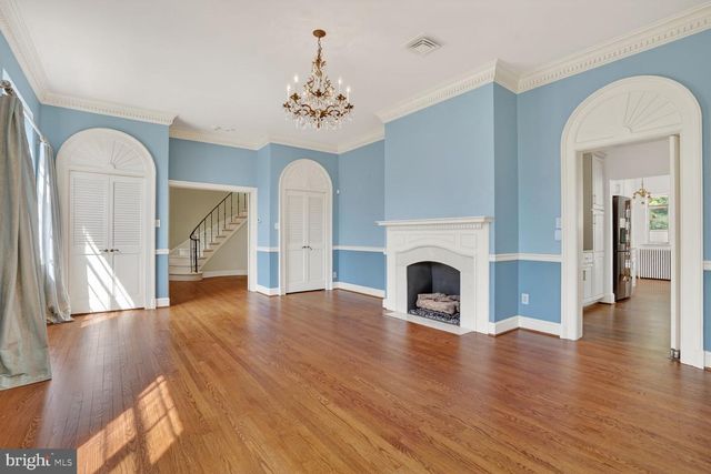 5553 LITTLE FALLS RD, Arlington, VA 22207