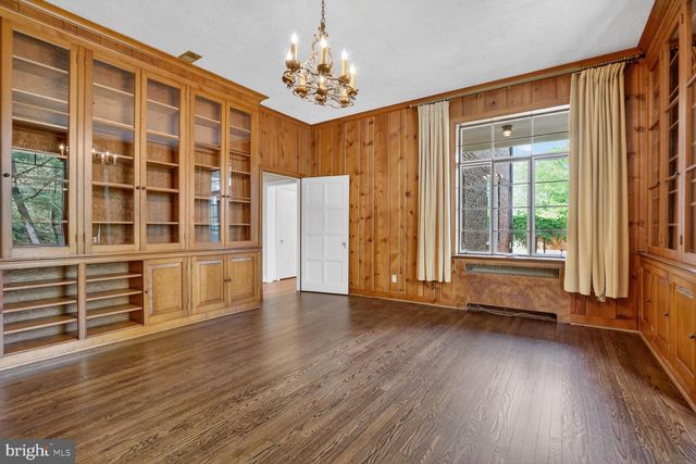 5553 LITTLE FALLS RD, Arlington, VA 22207