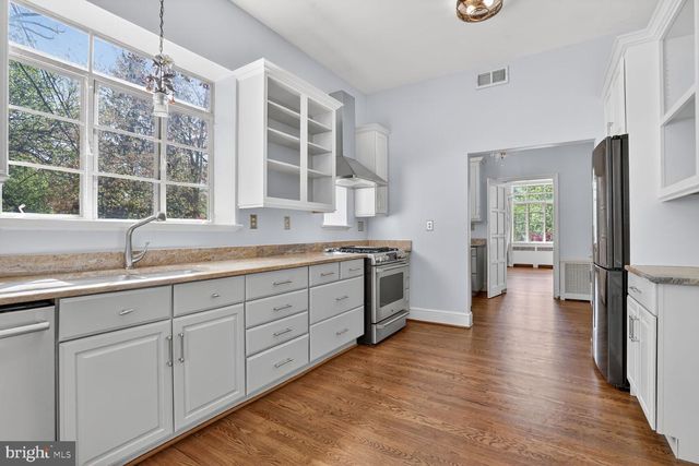 5553 LITTLE FALLS RD, Arlington, VA 22207
