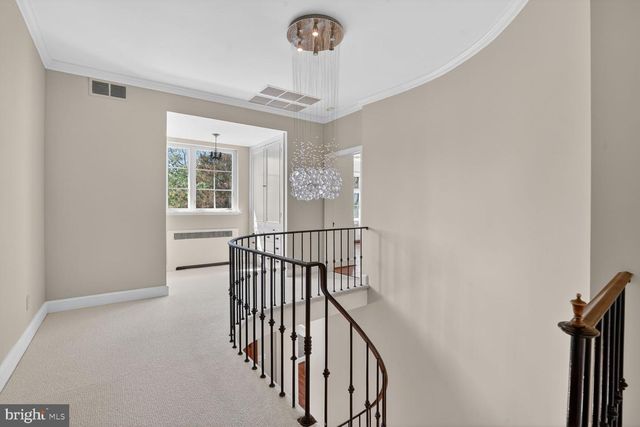 5553 LITTLE FALLS RD, Arlington, VA 22207