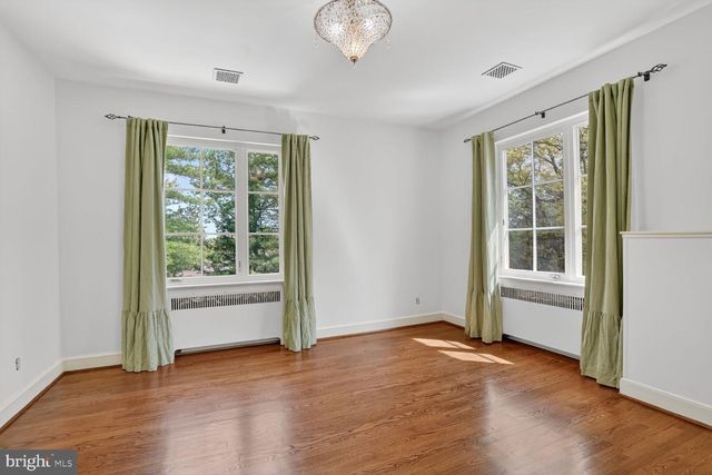 5553 LITTLE FALLS RD, Arlington, VA 22207
