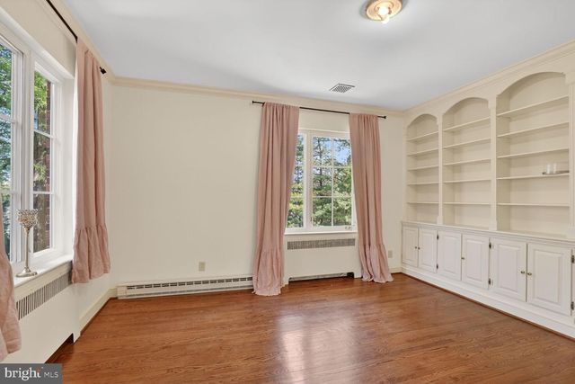 5553 LITTLE FALLS RD, Arlington, VA 22207