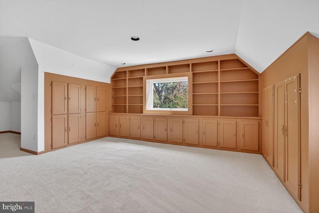 5553 LITTLE FALLS RD, Arlington, VA 22207