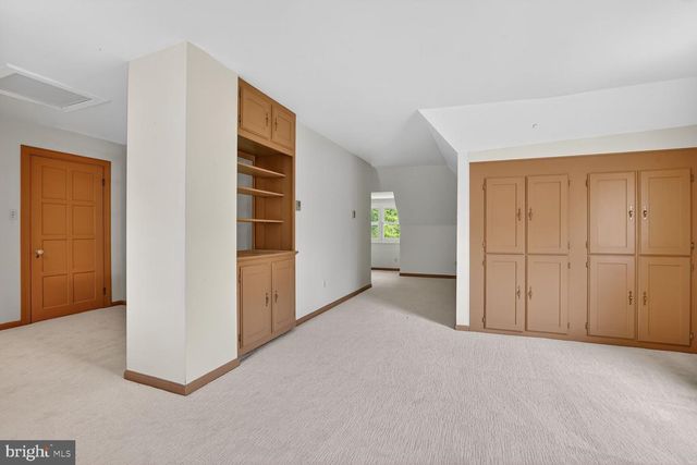 5553 LITTLE FALLS RD, Arlington, VA 22207