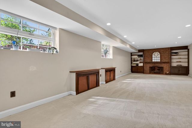 5553 LITTLE FALLS RD, Arlington, VA 22207