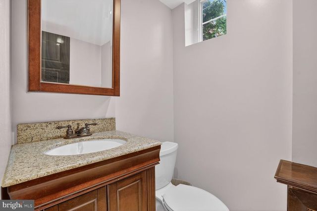 5553 LITTLE FALLS RD, Arlington, VA 22207