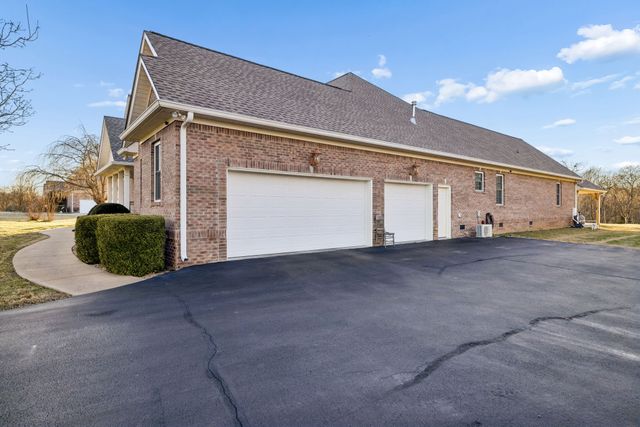 1312 Pimlico Pl, Columbia, TN 38401