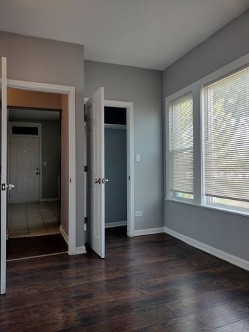 2525 E 72nd Place 2, Chicago, IL 60649