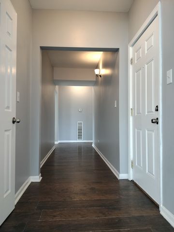 2525 E 72nd Place 2, Chicago, IL 60649