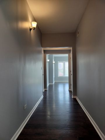 2525 E 72nd Place 2, Chicago, IL 60649