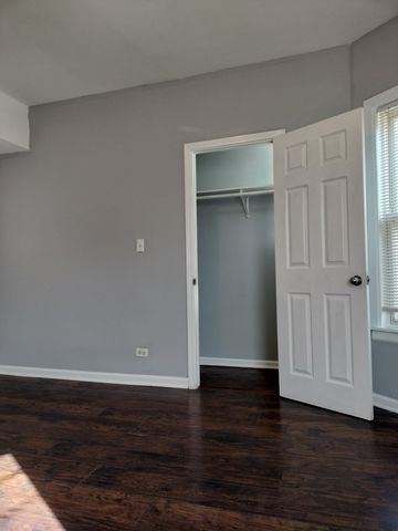 2525 E 72nd Place 2, Chicago, IL 60649