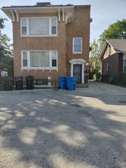 2525 E 72nd Place 2, Chicago, IL 60649