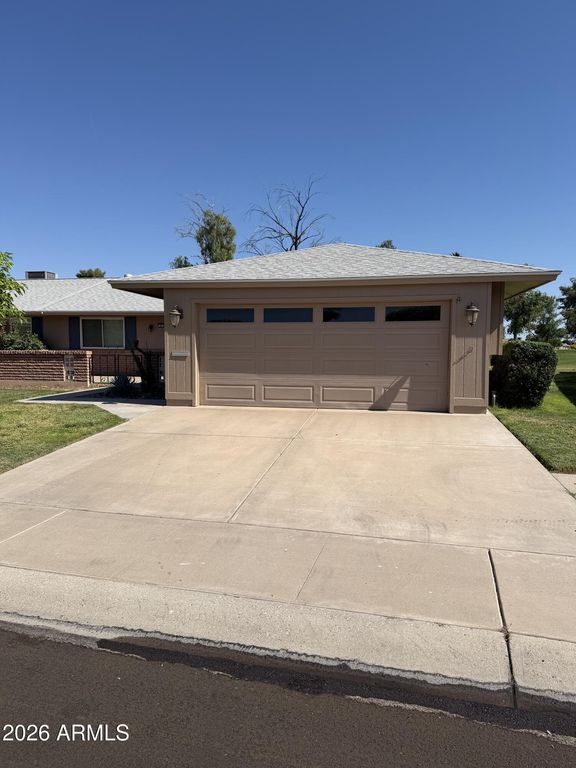9936 W MOUNTAIN VIEW Road, Sun City, AZ 85351 — photo 2