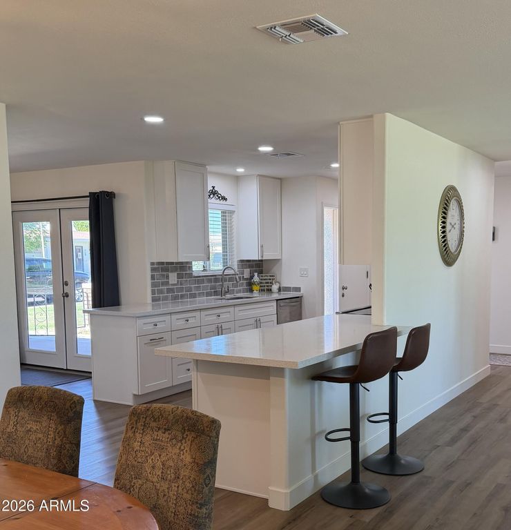 9936 W MOUNTAIN VIEW Road, Sun City, AZ 85351 — photo 4