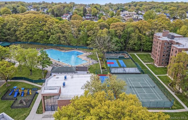 75-08 Bell Boulevard 3L, Bayside, NY 11364