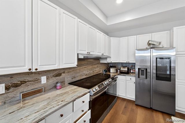 5874 Orchard Woods Drive, West Bloomfield, MI 48324