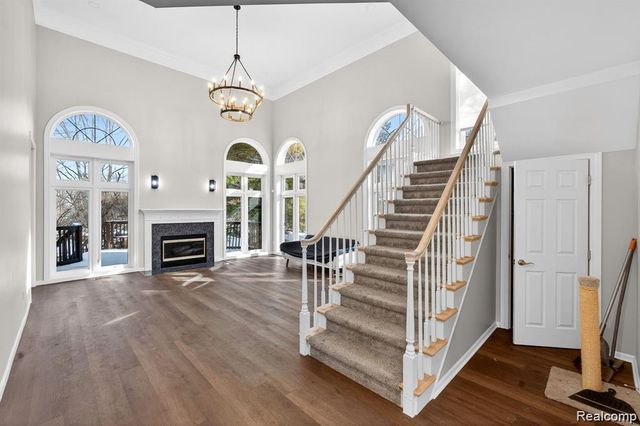 5874 Orchard Woods Drive, West Bloomfield, MI 48324